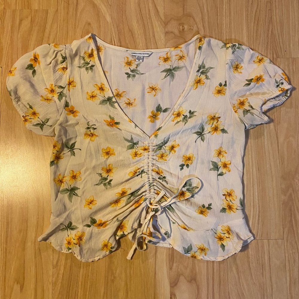 American Eagle Sunflower Yellow Flowers Ruched Crop Top Blouse Size Small